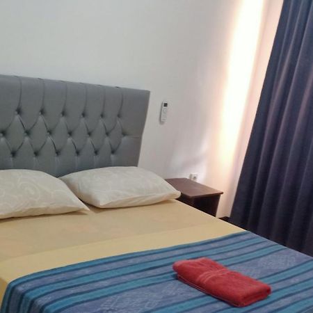 Dewi Garden Guesthouse Kuta  Eksteriør billede