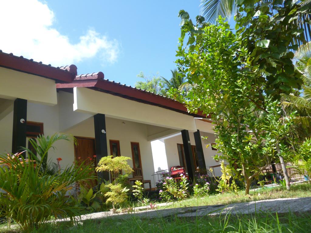 Dewi Garden Guesthouse Kuta  Eksteriør billede