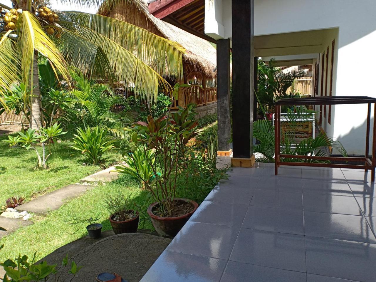 Dewi Garden Guesthouse Kuta  Eksteriør billede