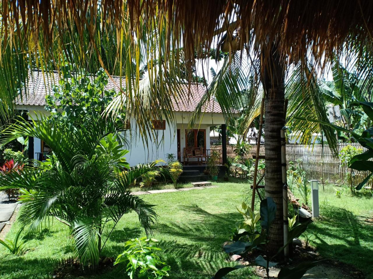 Dewi Garden Guesthouse Kuta  Eksteriør billede