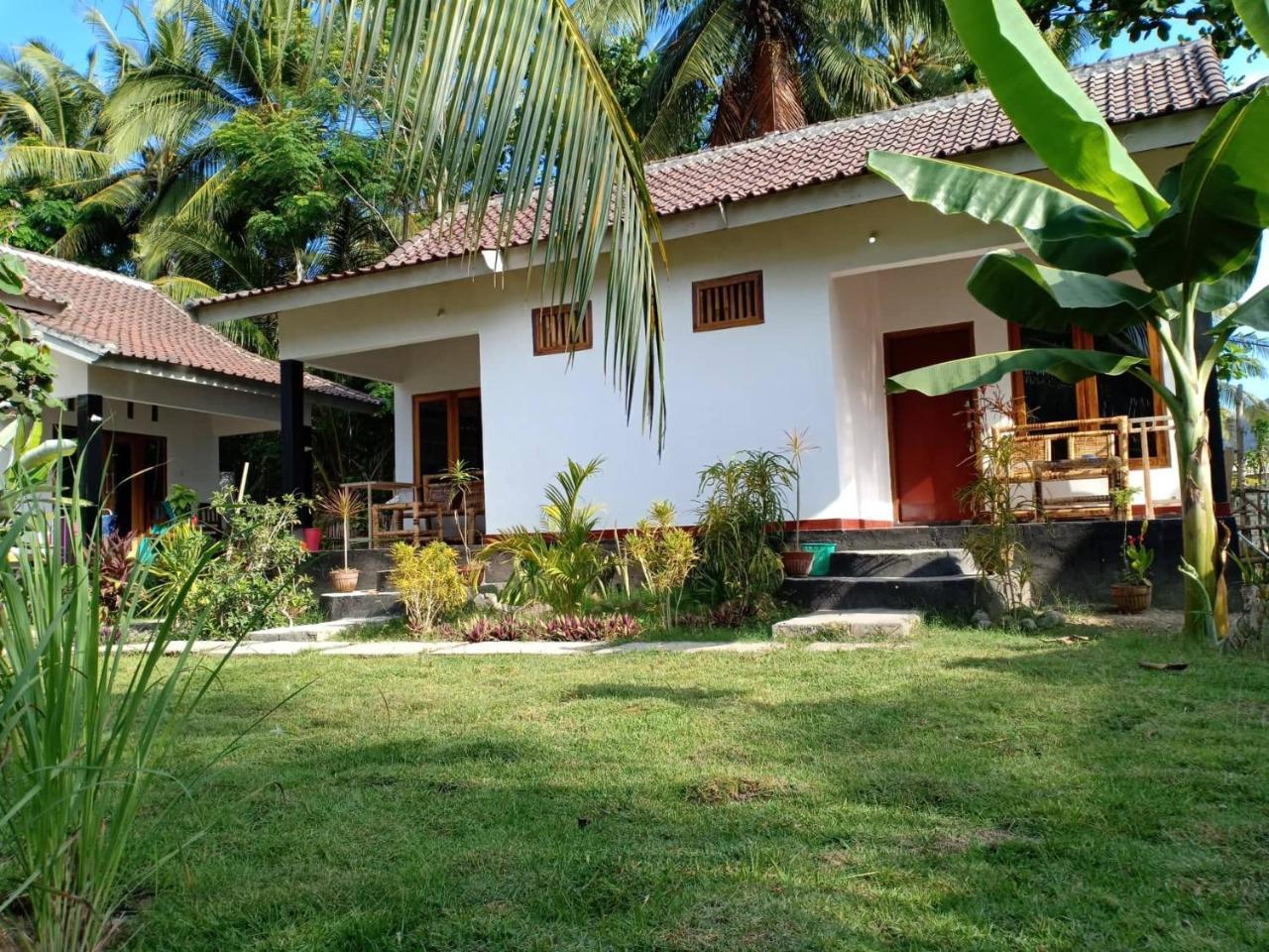 Dewi Garden Guesthouse Kuta  Eksteriør billede